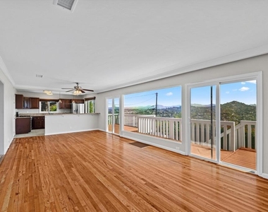 4258 Summit Dr - Photo Thumbnail 14