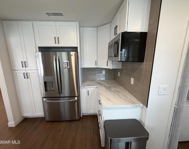 1332 Calle Crisantemo - Photo Thumbnail 3