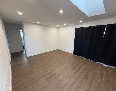 1332 Calle Crisantemo - Photo Thumbnail 5