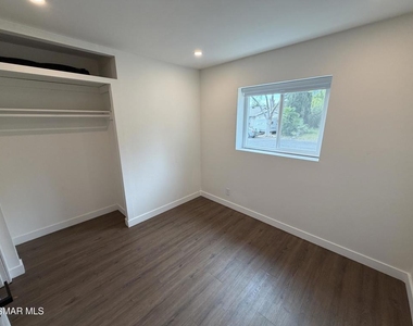 1332 Calle Crisantemo - Photo Thumbnail 11