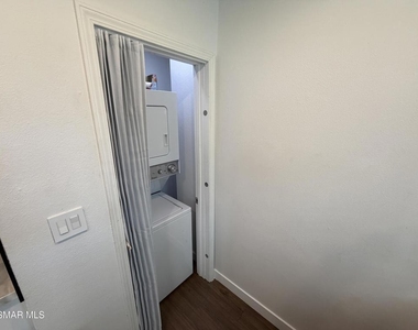 1332 Calle Crisantemo - Photo Thumbnail 4
