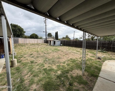 1332 Calle Crisantemo - Photo Thumbnail 15