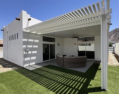 53445 Eisenhower Drive - Photo Thumbnail 29