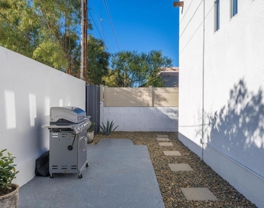 53445 Eisenhower Drive - Photo Thumbnail 30