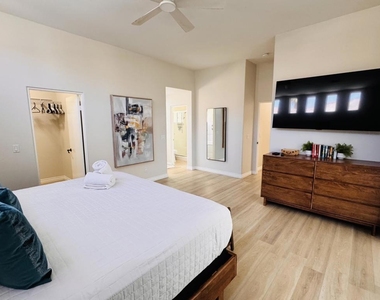 53445 Eisenhower Drive - Photo Thumbnail 23