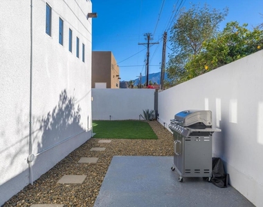 53445 Eisenhower Drive - Photo Thumbnail 31