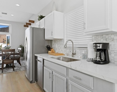 53445 Eisenhower Drive - Photo Thumbnail 11