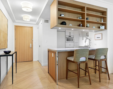 212 Warren Street - Photo Thumbnail 3