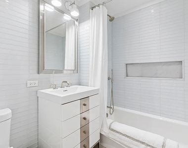212 Warren Street - Photo Thumbnail 7
