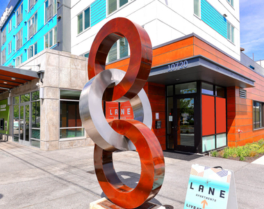10720 5th Ave Ne - Photo Thumbnail 1