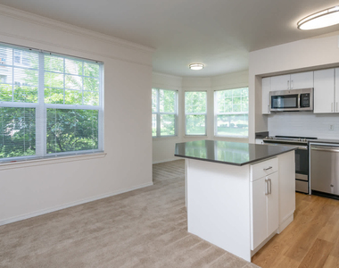 14420 North Creek Drive - Photo Thumbnail 10