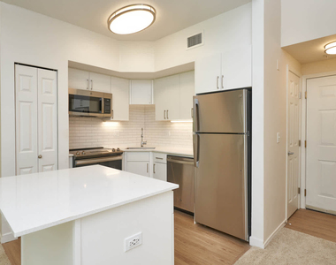 14420 North Creek Drive - Photo Thumbnail 6