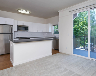 14420 North Creek Drive - Photo Thumbnail 7