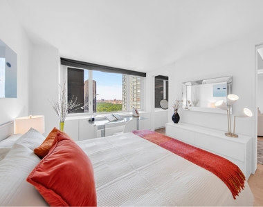 322 W 57th St - Photo Thumbnail 11