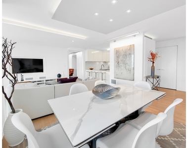 322 W 57th St - Photo Thumbnail 4