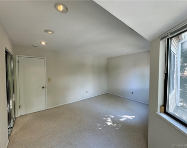 17 Rambling Brook Road - Photo Thumbnail 21
