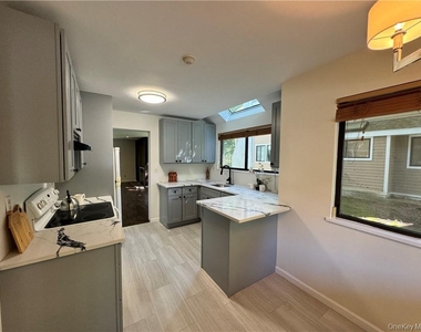 17 Rambling Brook Road - Photo Thumbnail 3
