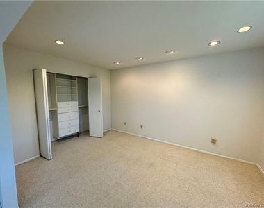 17 Rambling Brook Road - Photo Thumbnail 14