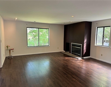 17 Rambling Brook Road - Photo Thumbnail 7