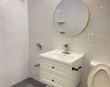 8422 Little Neck Parkway - Photo Thumbnail 5