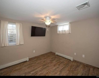 16 Wildwood St - Photo Thumbnail 3