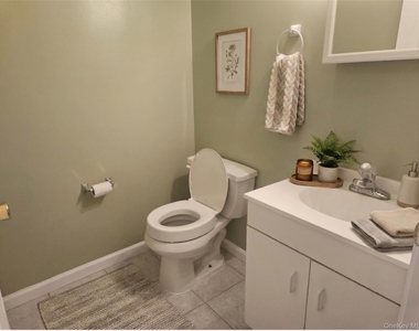 100 Boniface Drive - Photo Thumbnail 5