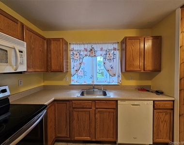 100 Boniface Drive - Photo Thumbnail 4