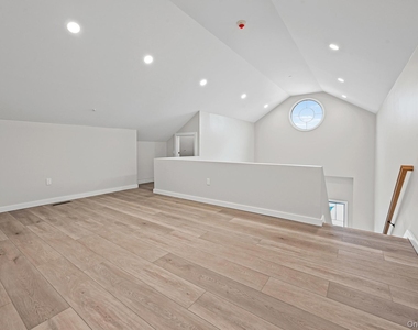 80 Dfivision Street - Photo Thumbnail 11