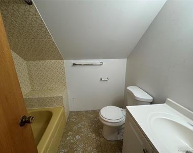 28 Sound Beach Avenue - Photo Thumbnail 11