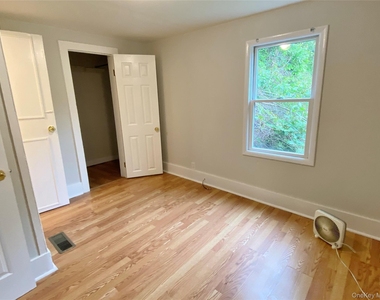 87 Snowden (rear Cottage) Avenue - Photo Thumbnail 12