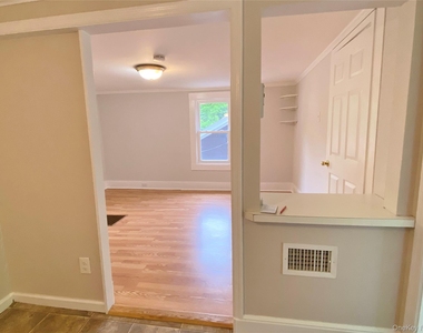 87 Snowden (rear Cottage) Avenue - Photo Thumbnail 7