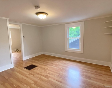 87 Snowden (rear Cottage) Avenue - Photo Thumbnail 8