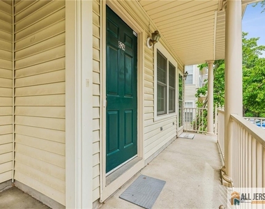 624 Brickhouse Road - Photo Thumbnail 3