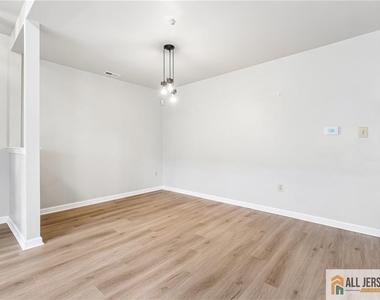 624 Brickhouse Road - Photo Thumbnail 7