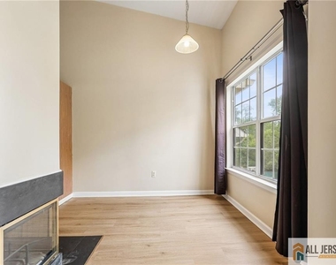 624 Brickhouse Road - Photo Thumbnail 12