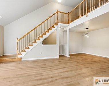 624 Brickhouse Road - Photo Thumbnail 11