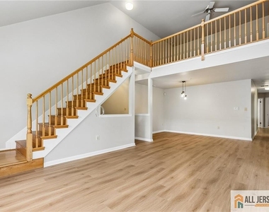624 Brickhouse Road - Photo Thumbnail 10