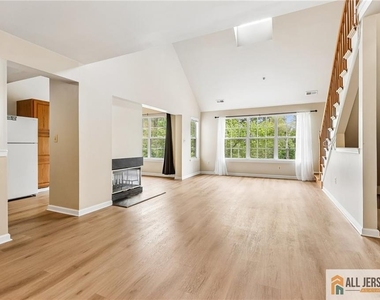 624 Brickhouse Road - Photo Thumbnail 4