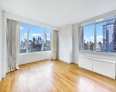 343 E 74th Street - Photo Thumbnail 3