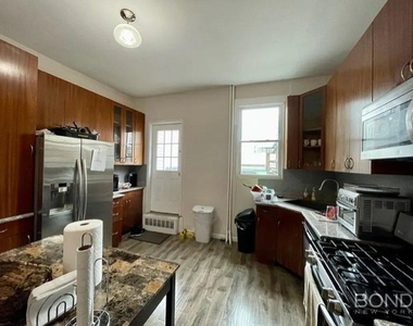 32-11 38th Avenue - Photo Thumbnail 2