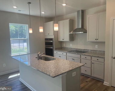 11 Forest Grove Avenue - Photo Thumbnail 12
