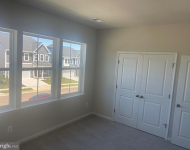 11 Forest Grove Avenue - Photo Thumbnail 16