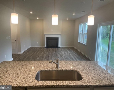 11 Forest Grove Avenue - Photo Thumbnail 3