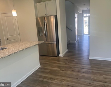 11 Forest Grove Avenue - Photo Thumbnail 11