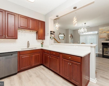 13949 Hollow Wind Way - Photo Thumbnail 7