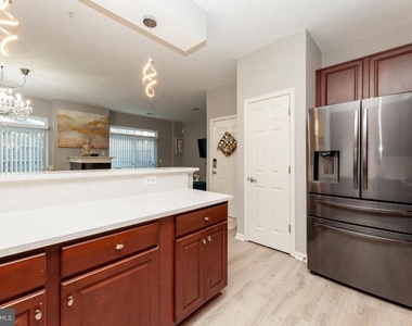 13949 Hollow Wind Way - Photo Thumbnail 5