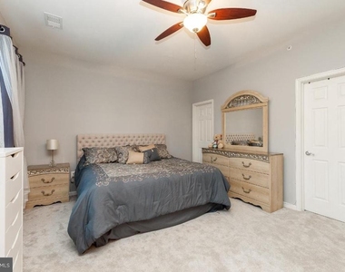 13949 Hollow Wind Way - Photo Thumbnail 10