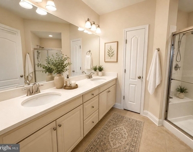 9204 Charleston Drive - Photo Thumbnail 5