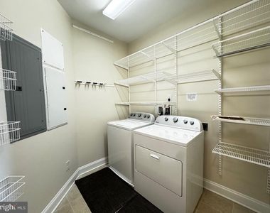 9204 Charleston Drive - Photo Thumbnail 15