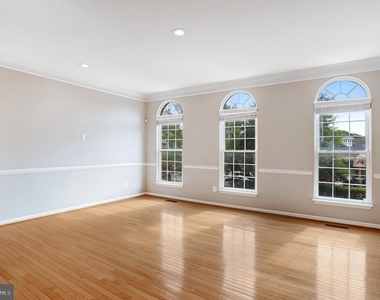 22616 Welborne Manor Square - Photo Thumbnail 6